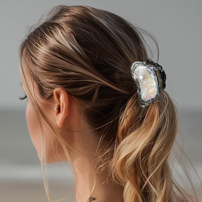 Medium Oyster Hair Claw Clips