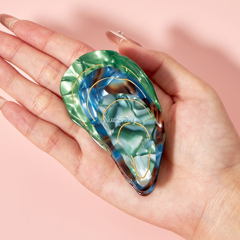 Medium Mussels Hair Claw Clips